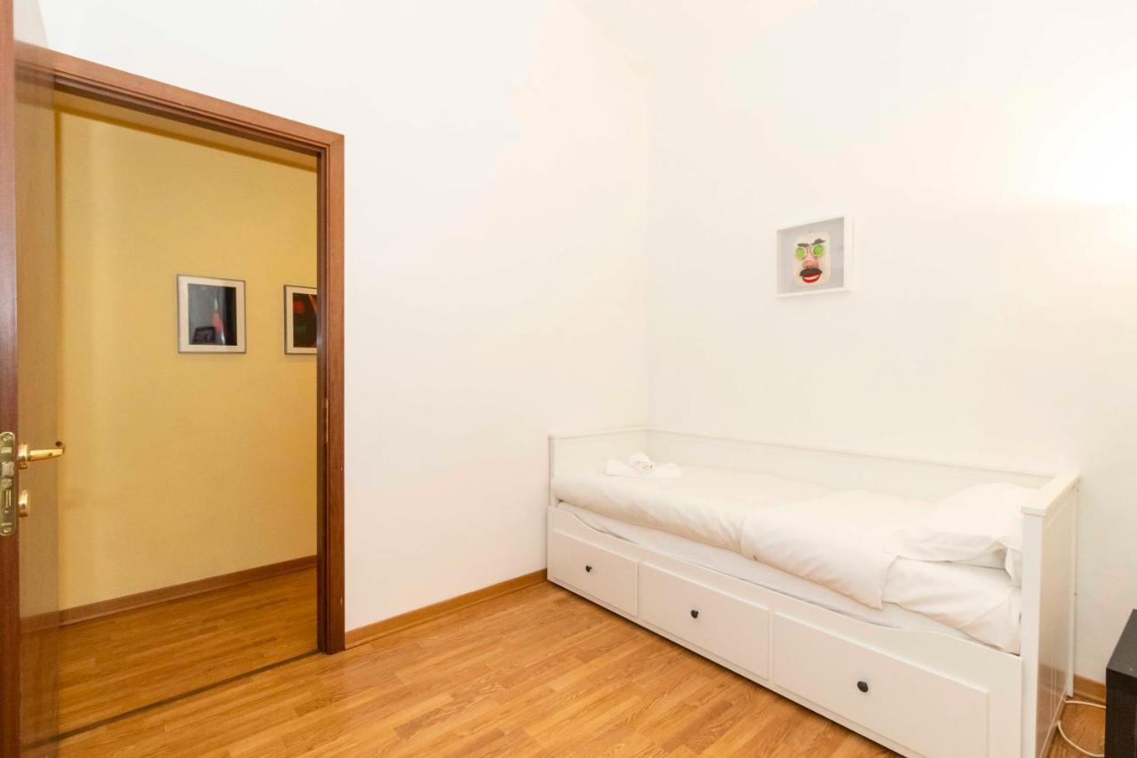 Porta Nuova & San Salvario Roomy Flat Turim Exterior foto