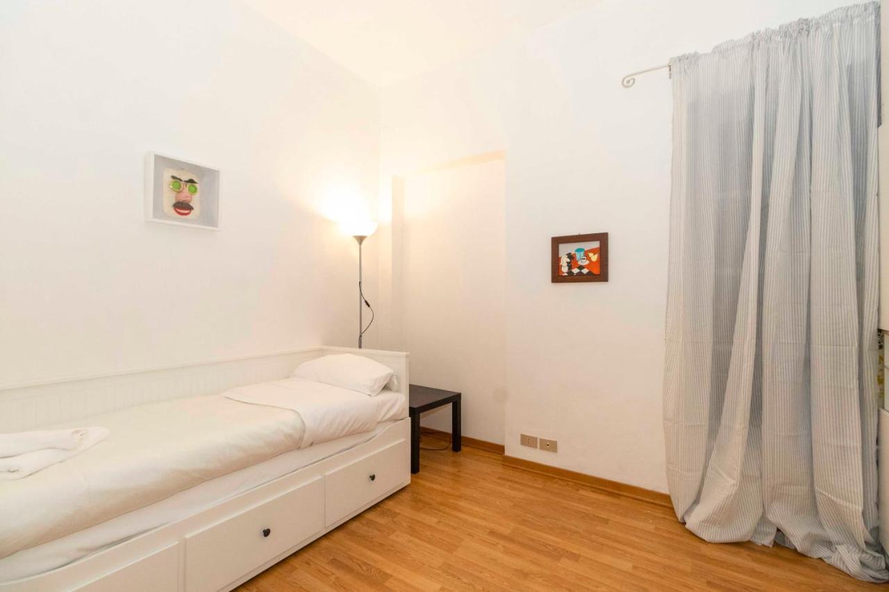 Porta Nuova & San Salvario Roomy Flat Turim Exterior foto