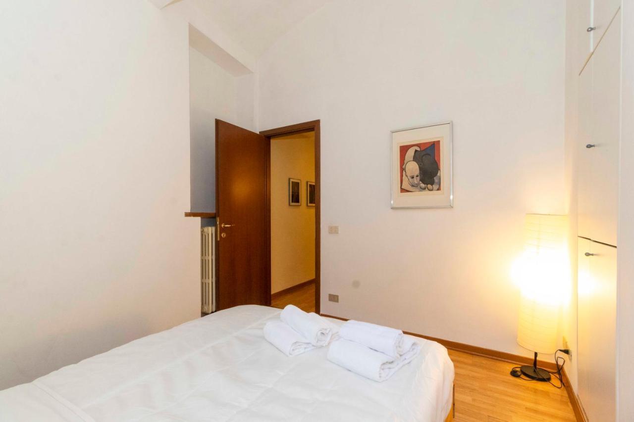 Porta Nuova & San Salvario Roomy Flat Turim Exterior foto