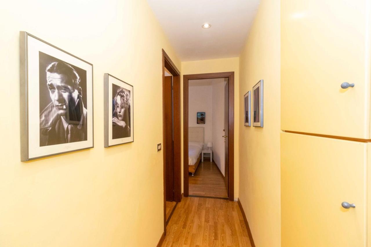 Porta Nuova & San Salvario Roomy Flat Turim Exterior foto