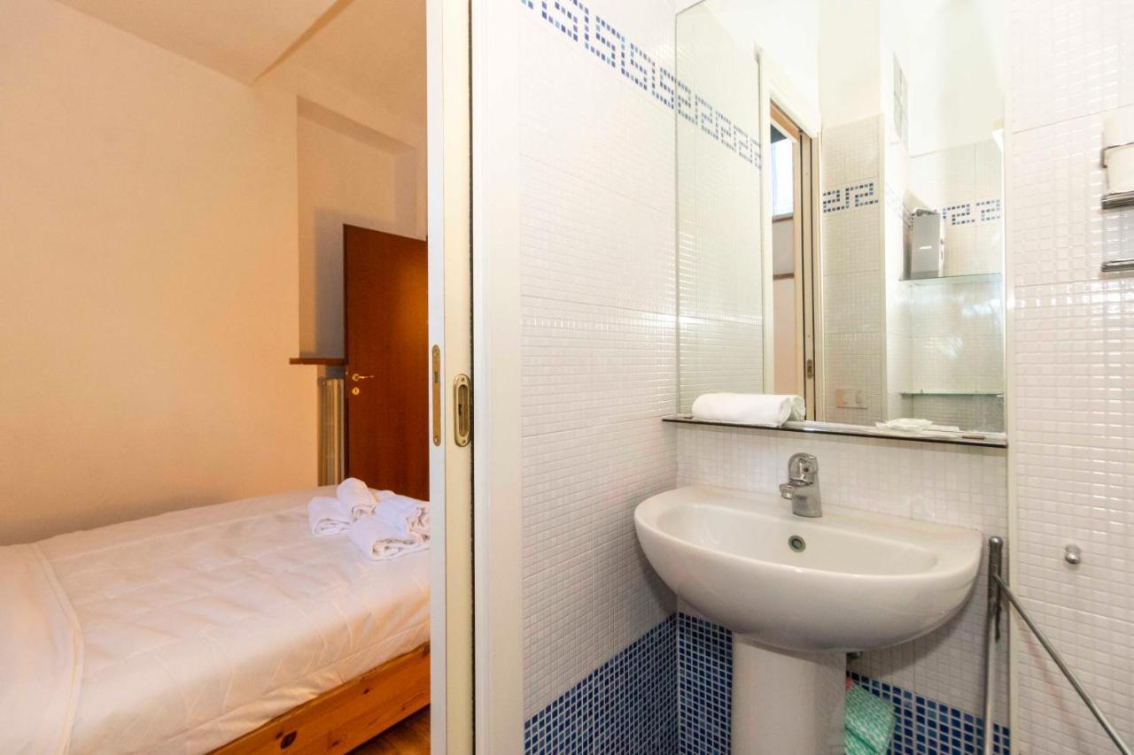 Porta Nuova & San Salvario Roomy Flat Turim Exterior foto